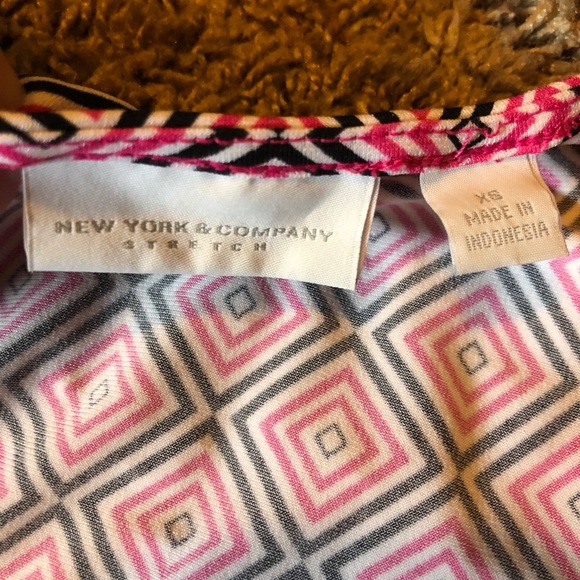 3 New York & Company Sleeveless Tops - Picture 6 of 8